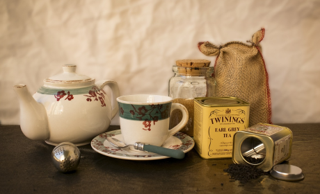 高质量茶叶的文案，品味鲜绿的秘密：揭秘顶级茶园的高品质承诺